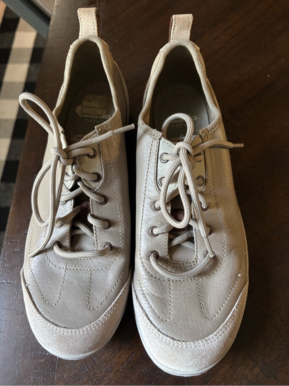 Women’s Clark Sneakers in Light Beige